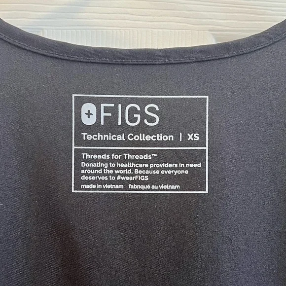 Women’s Figs Casma Scrub Top - Picture 3 of 6